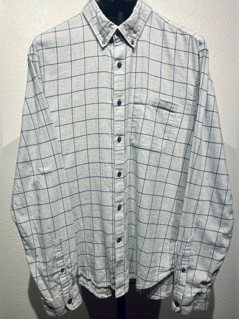 Club Monaco White Button-Down Shirt with Blue Windowpane - Size M (Men’s)